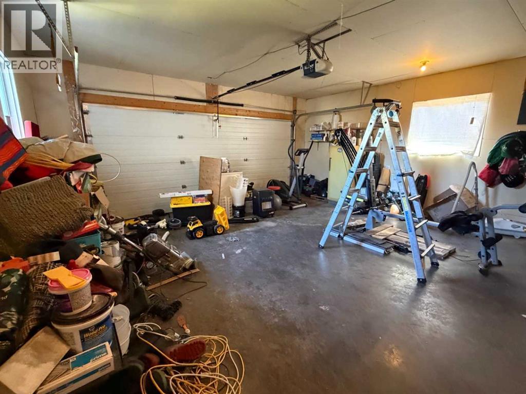 5214 45 Avenue - 36