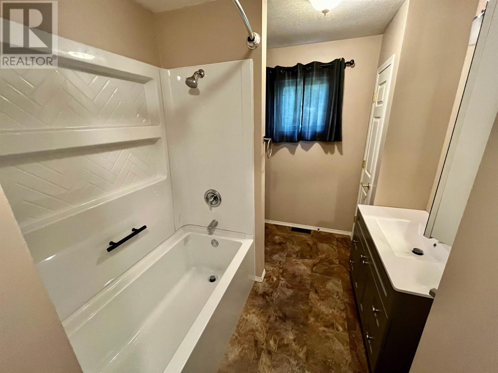 206 McMillan CRES - 20
