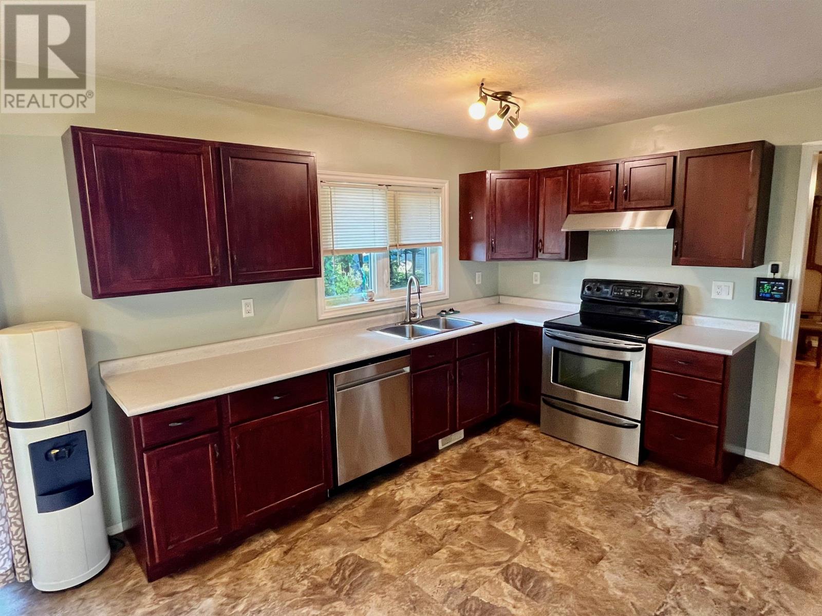 206 McMillan CRES - Image 5