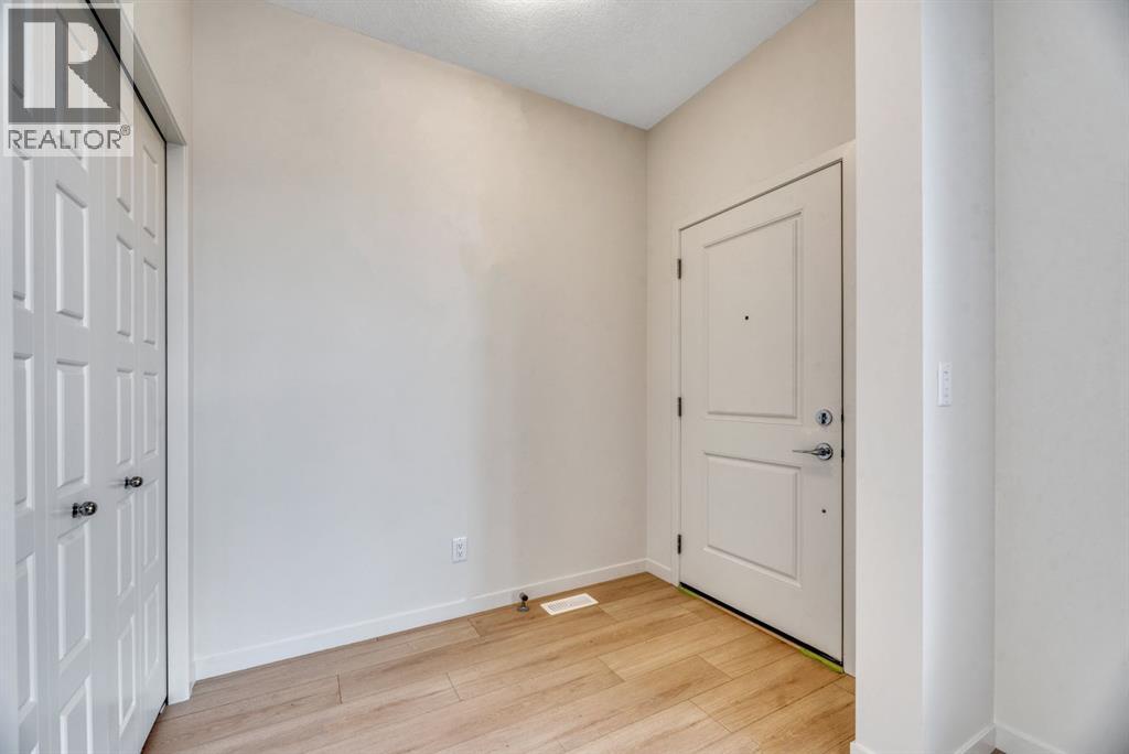 296 Marmot Grove NW - 6