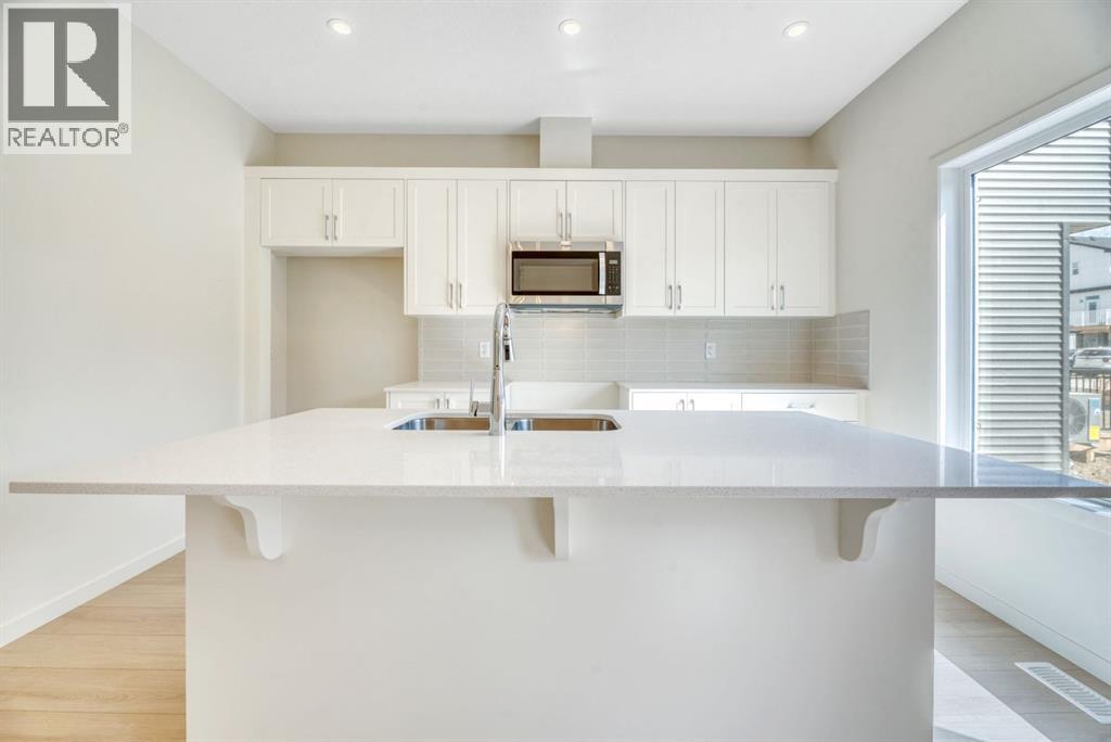 296 Marmot Grove NW - 16