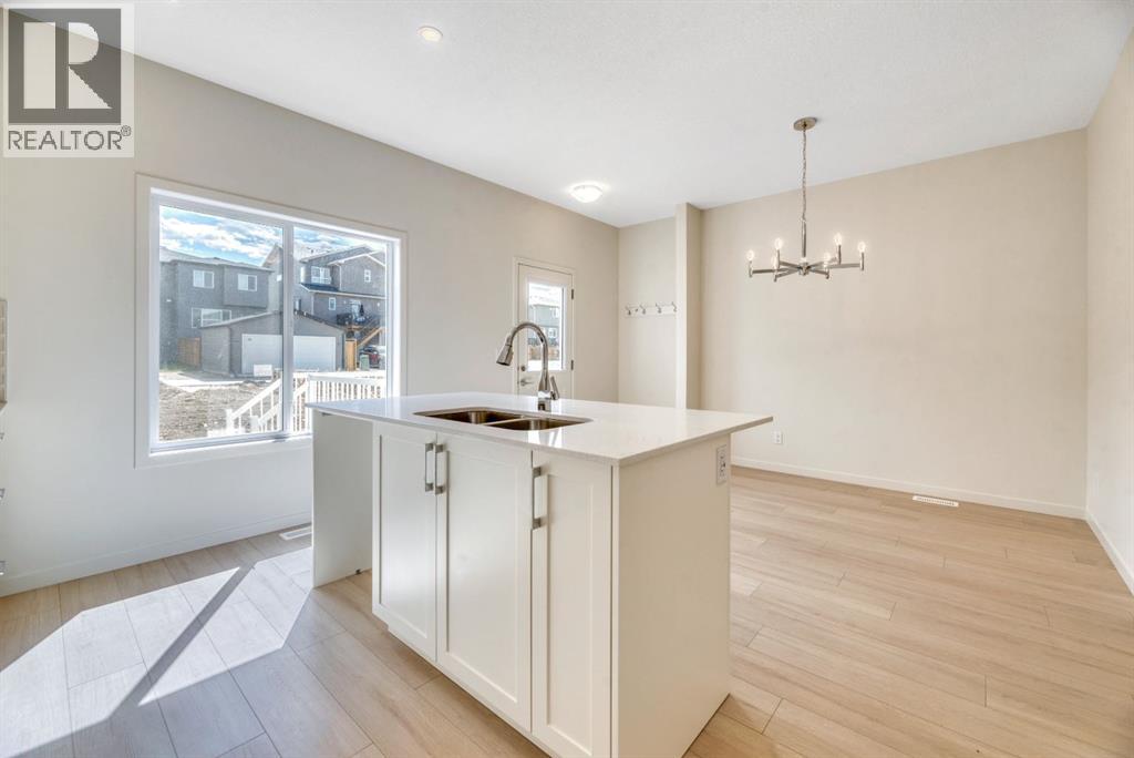 296 Marmot Grove NW - 17