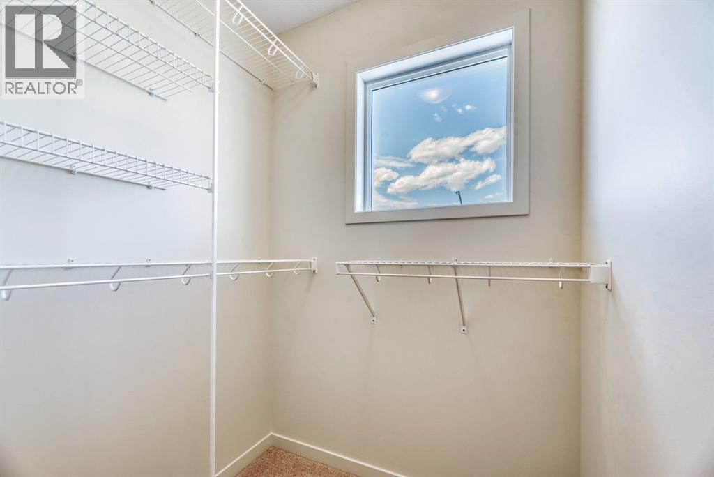 296 Marmot Grove NW - 25