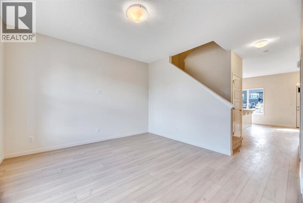 296 Marmot Grove NW - 7