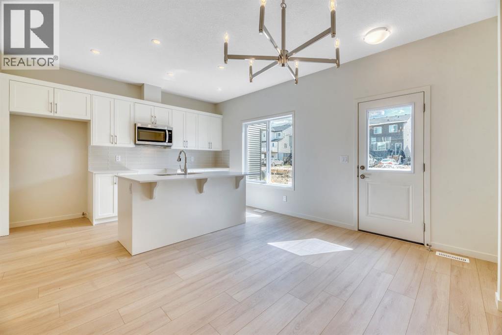 296 Marmot Grove NW - 14