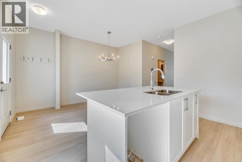 296 Marmot Grove NW - 18