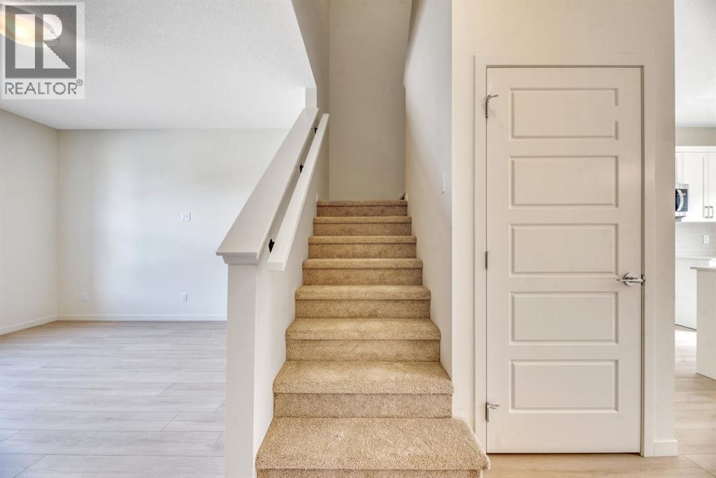 296 Marmot Grove NW - 10