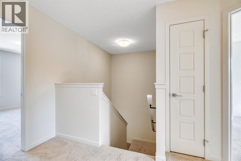 296 Marmot Grove NW - 21