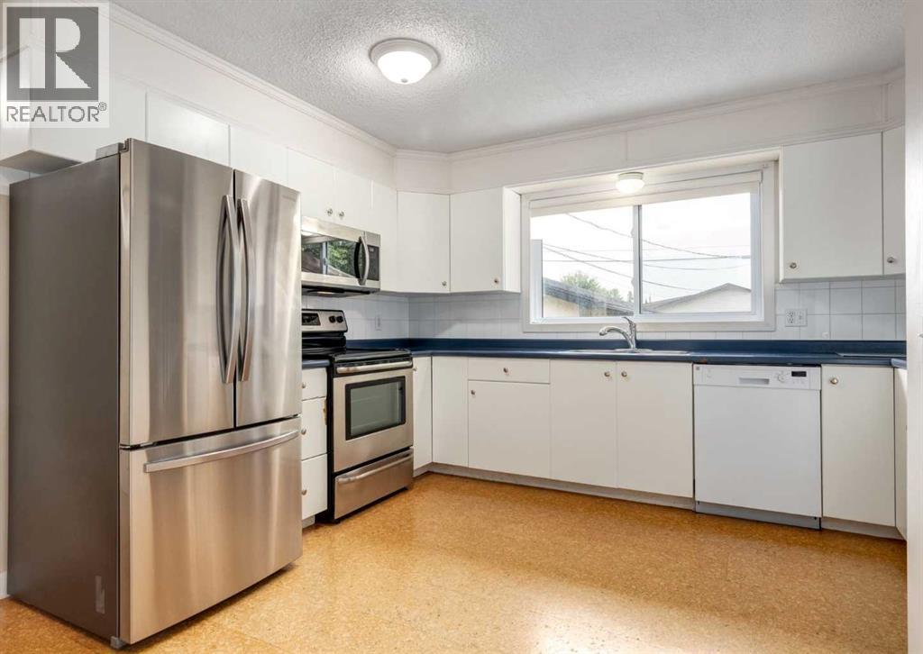 7 Lake Sylvan Close SE - Image 5