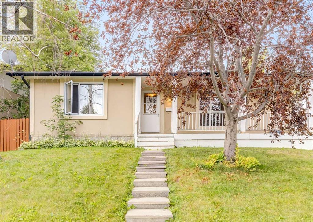 7 Lake Sylvan Close SE - 1