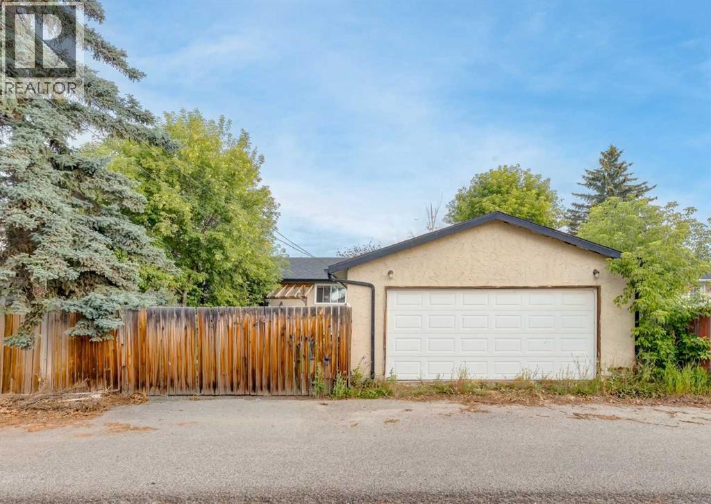 7 Lake Sylvan Close SE - 24