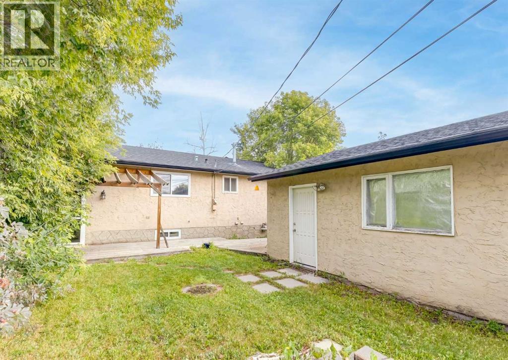 7 Lake Sylvan Close SE - Image 23
