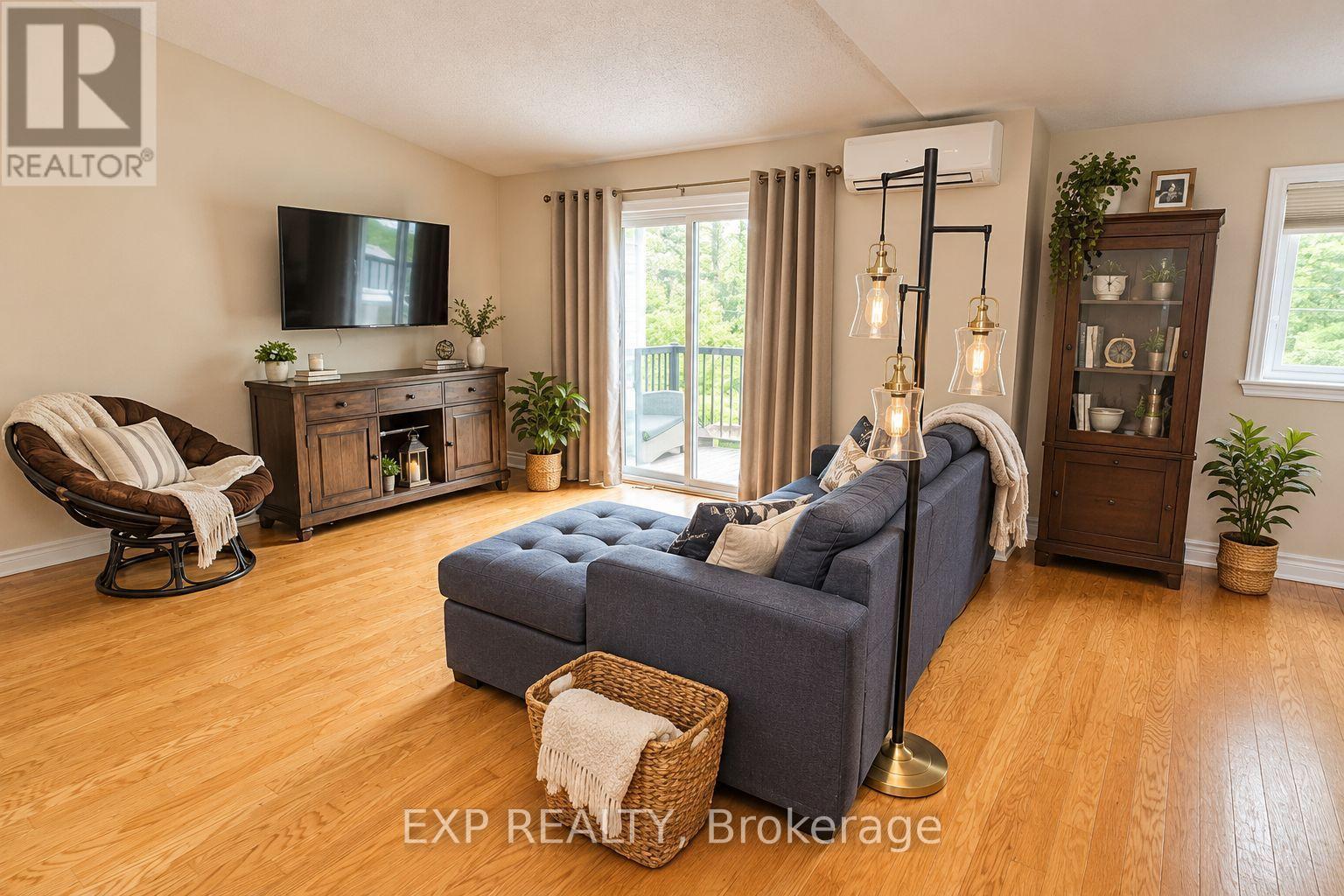 #2 127 THIRD STREET W - 4