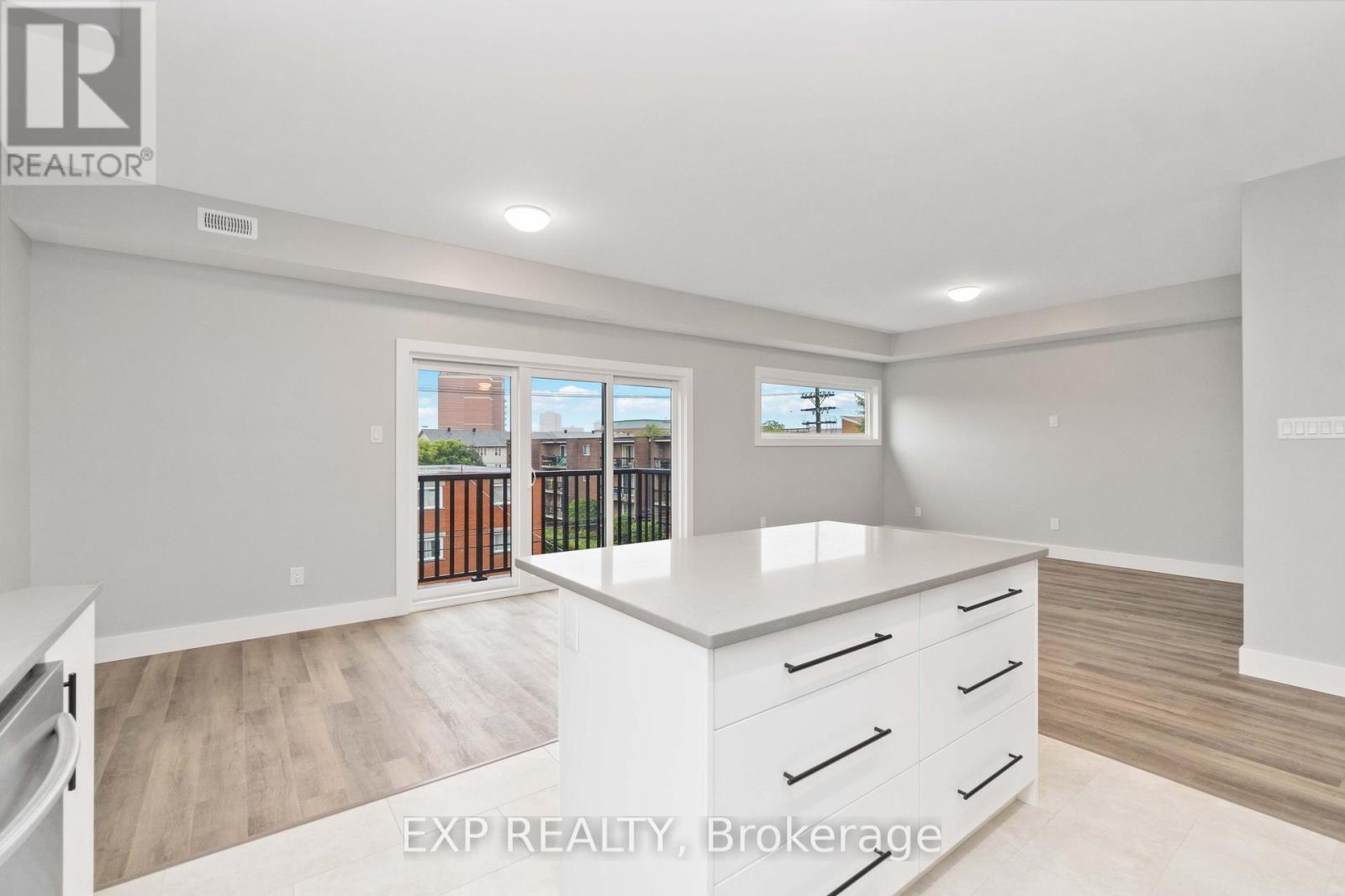 255 PRESLAND ROAD - 14