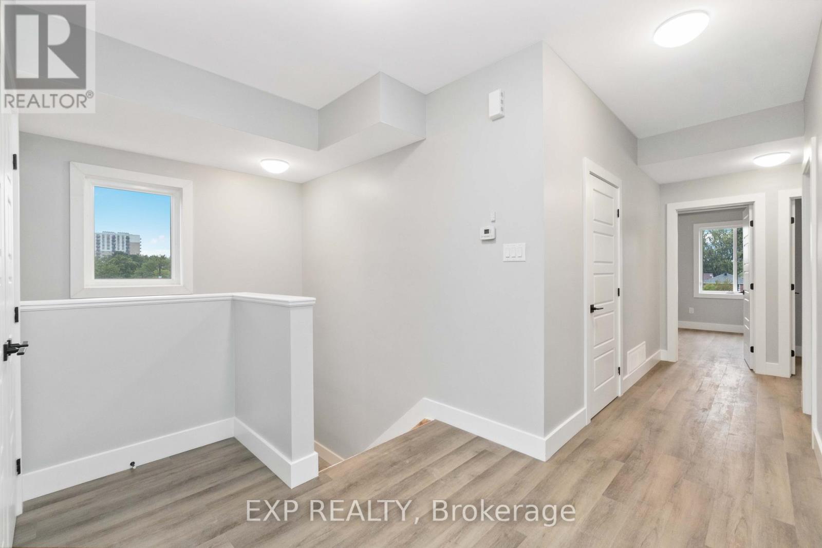 255 PRESLAND ROAD - 17