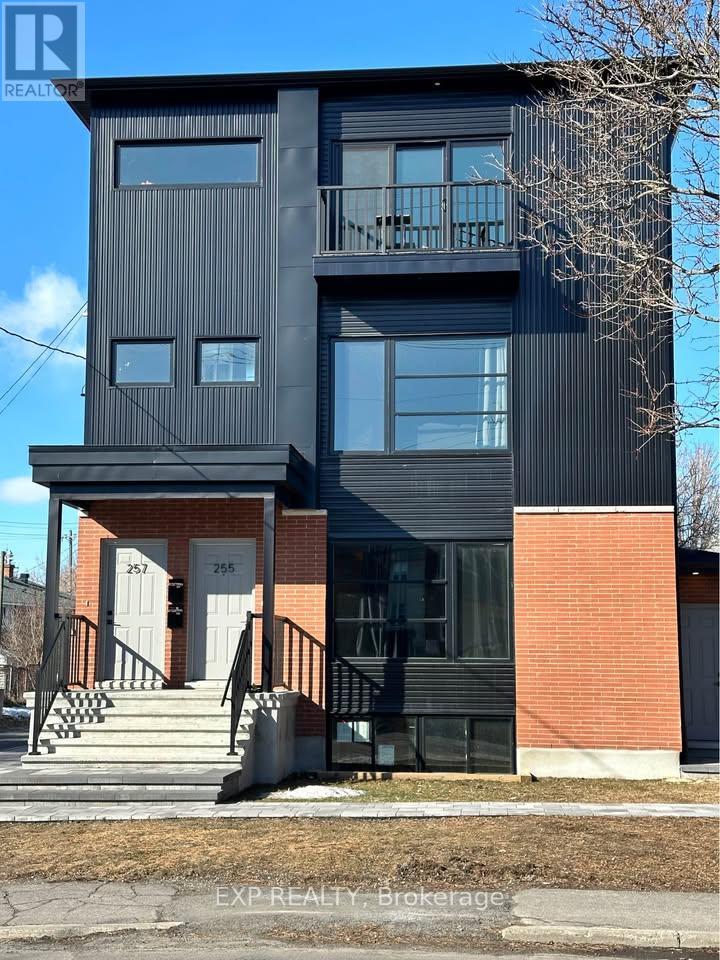 255 PRESLAND ROAD - 2