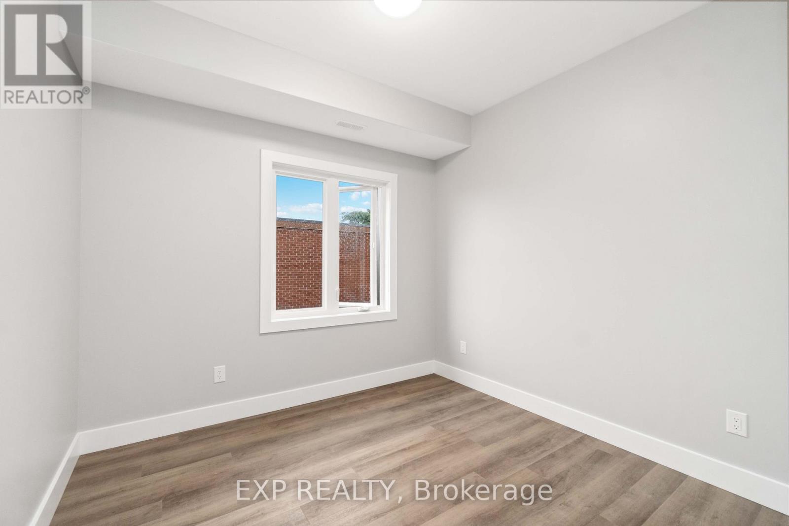 255 PRESLAND ROAD - 22