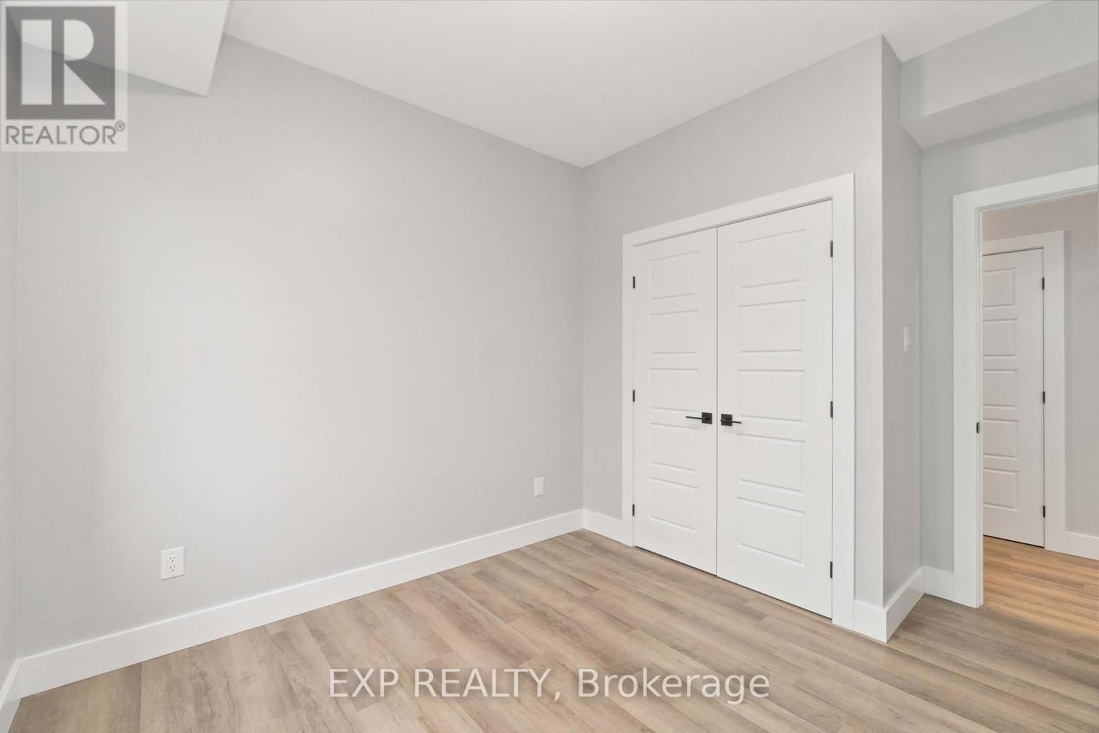 255 PRESLAND ROAD - 23