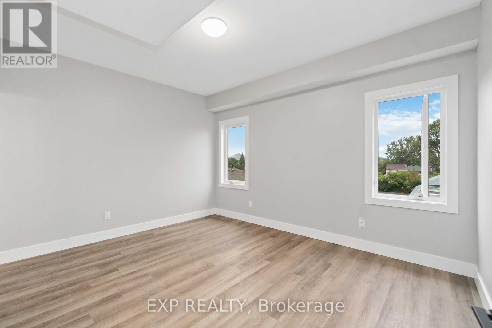255 PRESLAND ROAD - 25