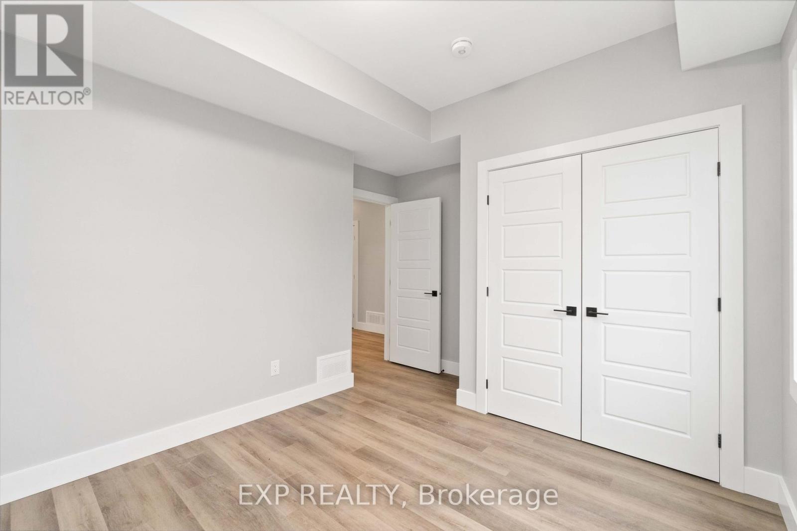 255 PRESLAND ROAD - 36