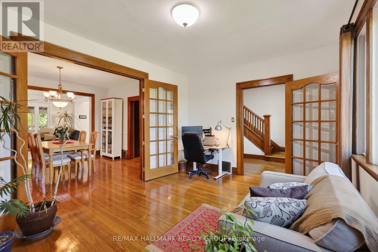 2043 RIVERSIDE DRIVE - 19