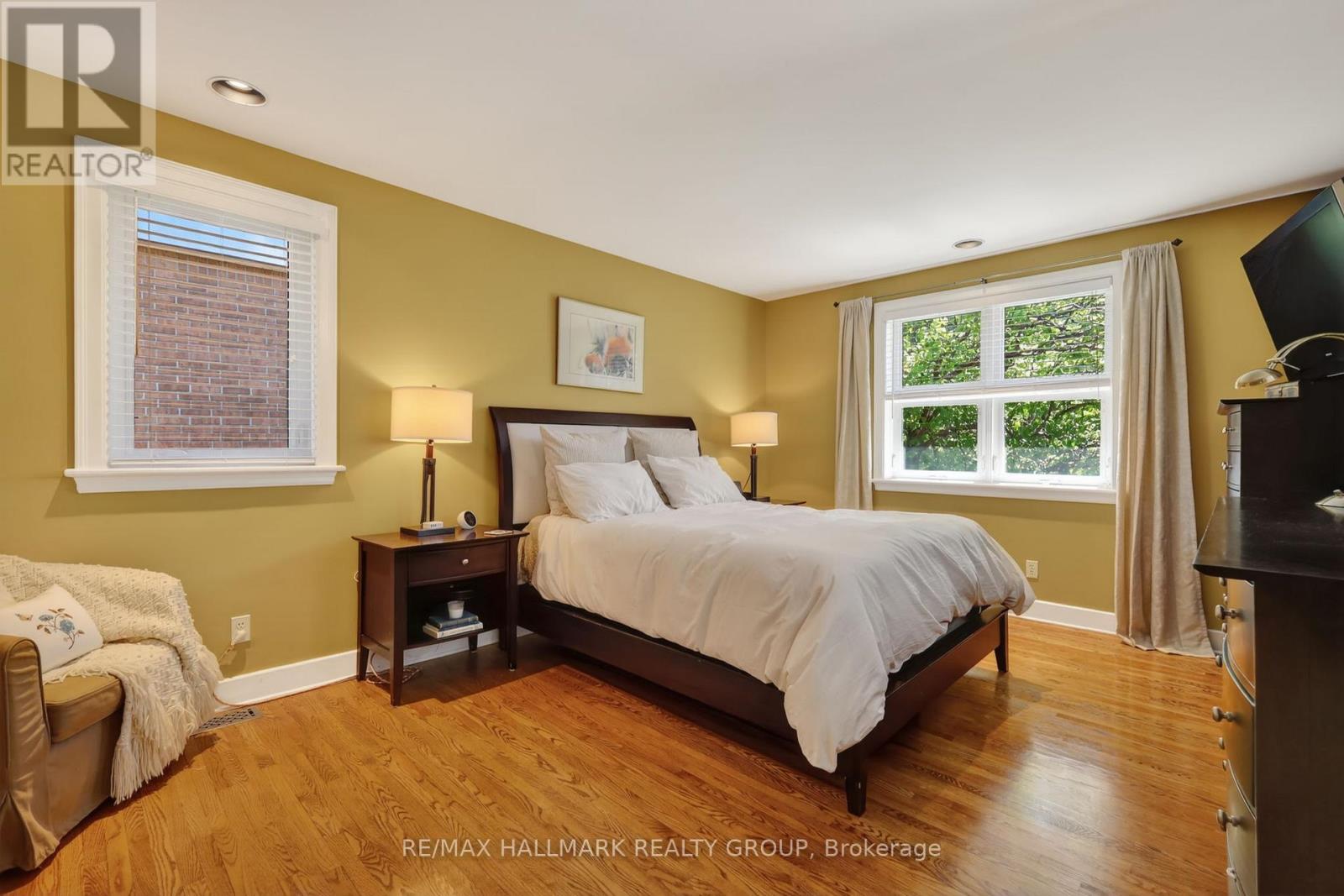 2043 RIVERSIDE DRIVE - 22