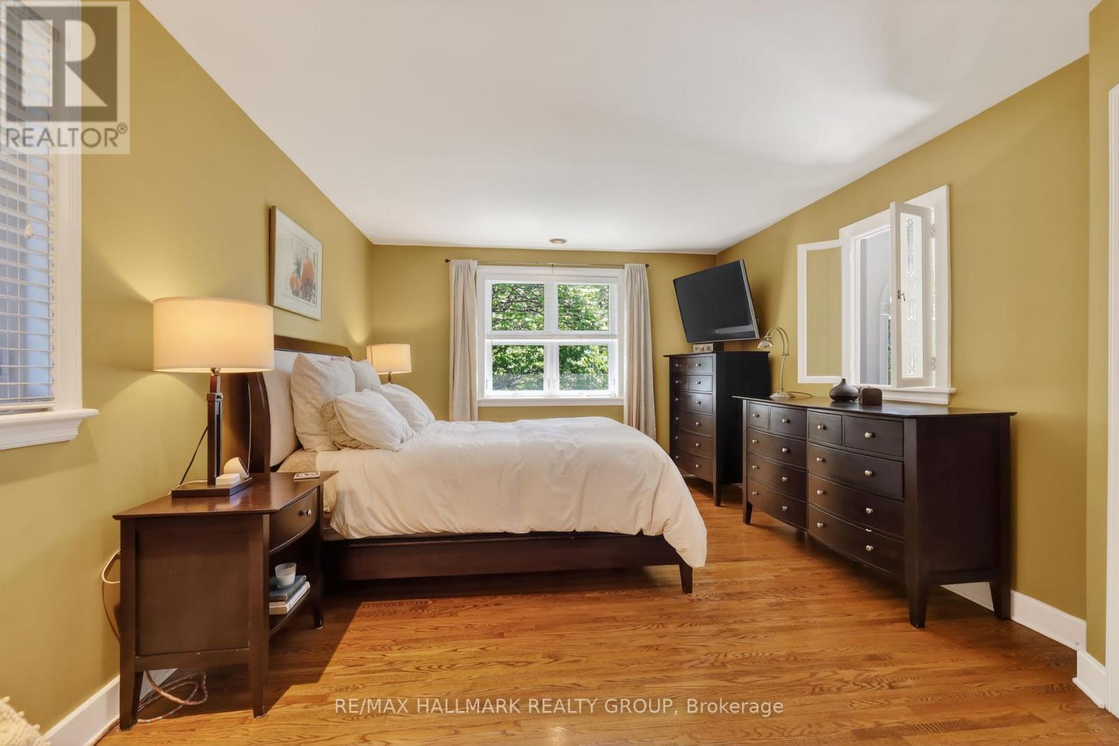 2043 RIVERSIDE DRIVE - 23
