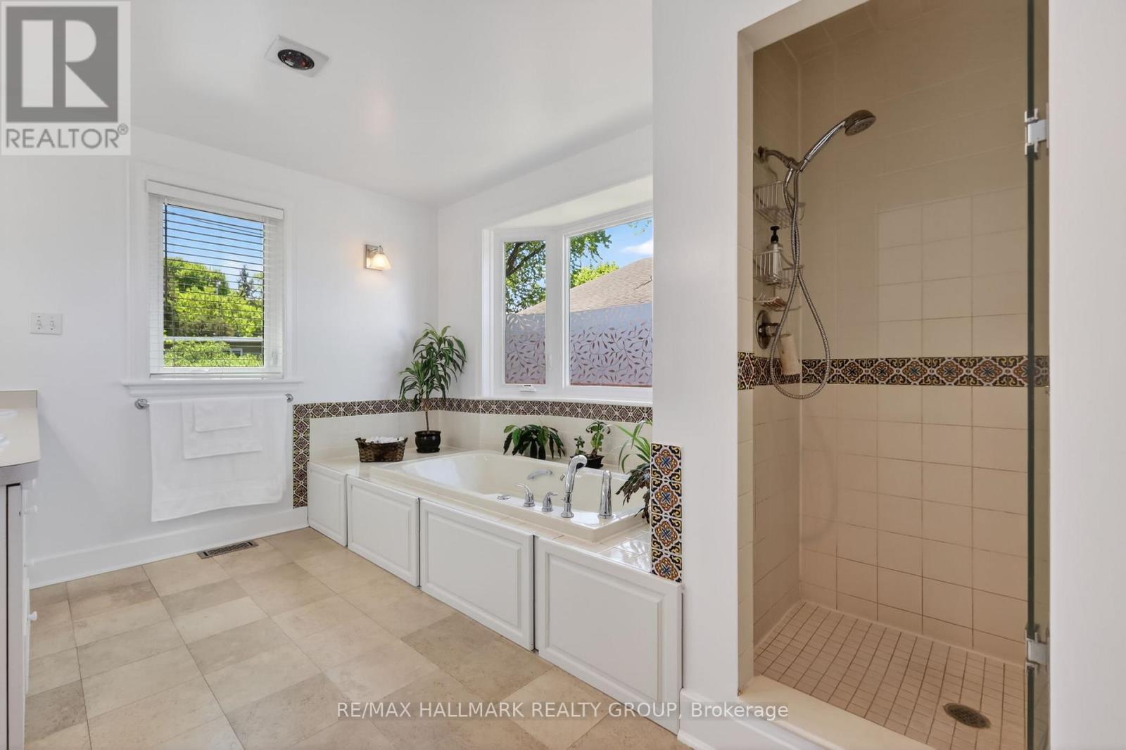 2043 RIVERSIDE DRIVE - 27