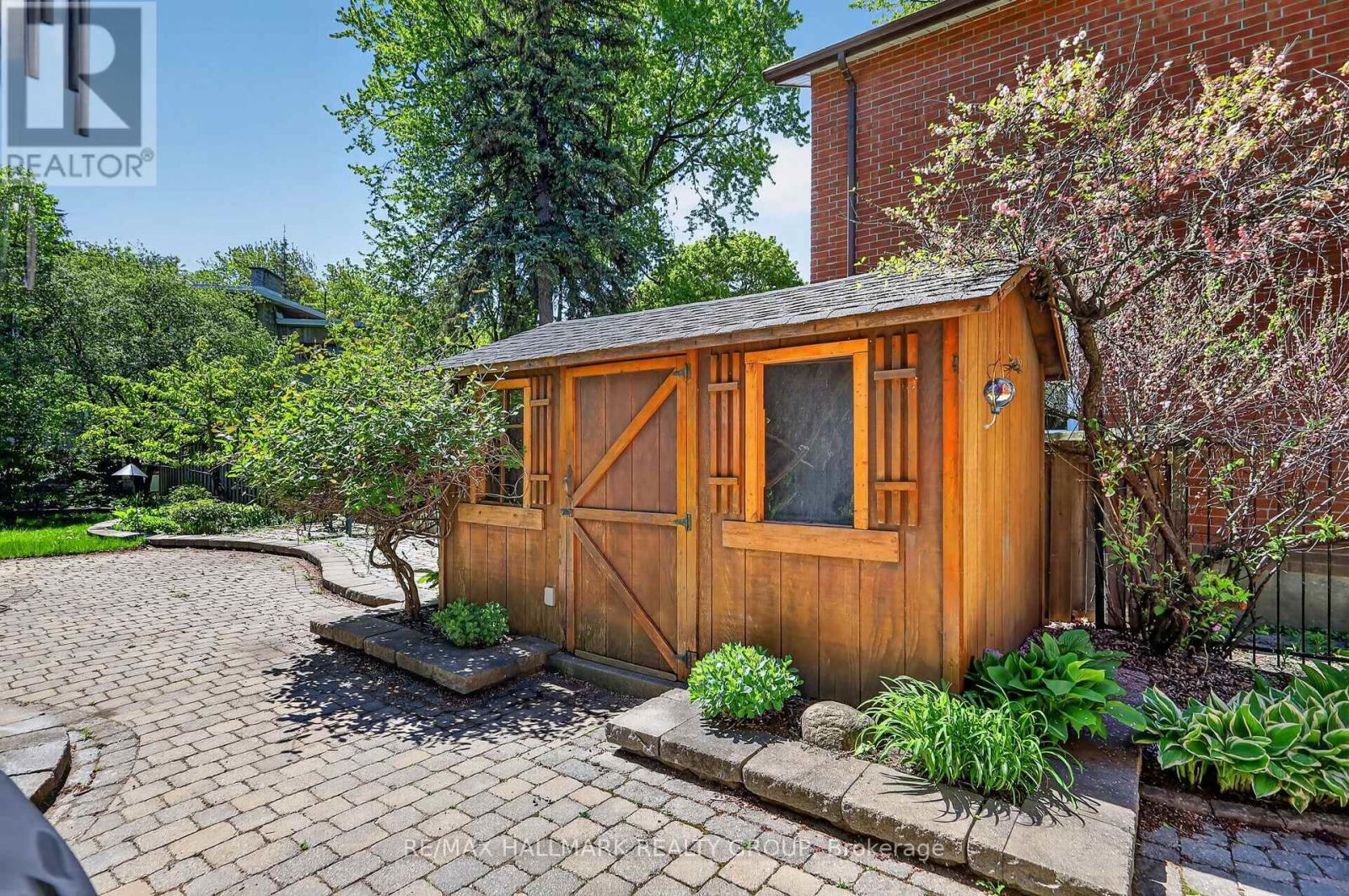 2043 RIVERSIDE DRIVE - 40