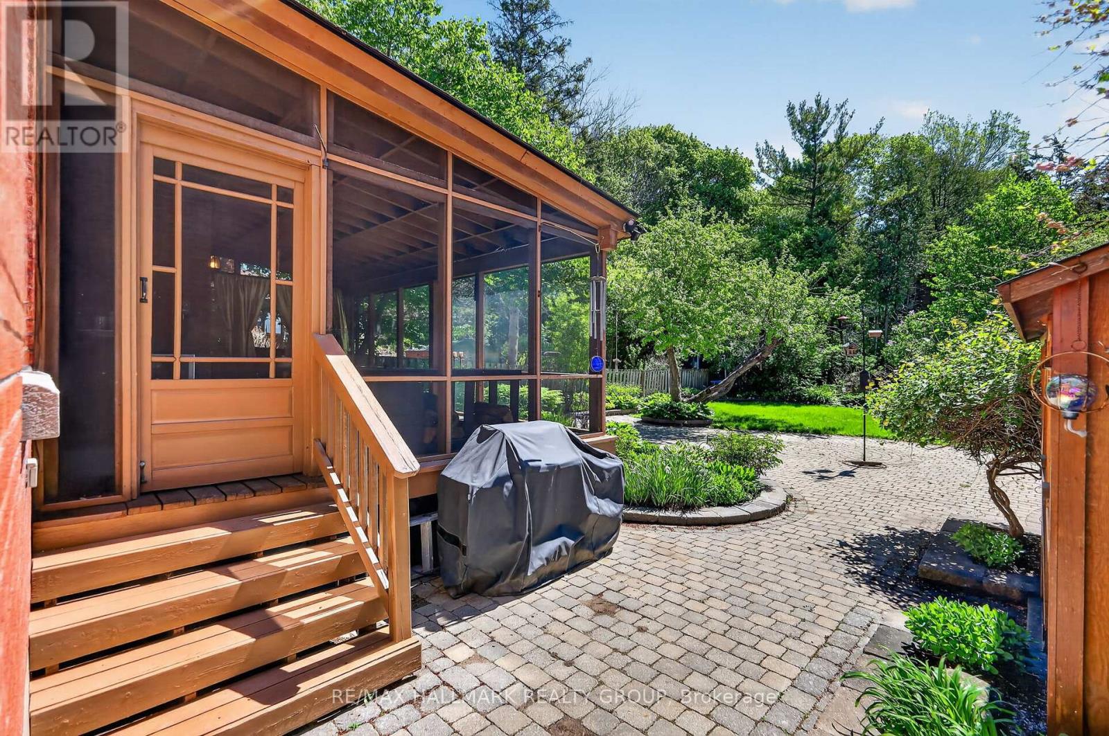 2043 RIVERSIDE DRIVE - 41