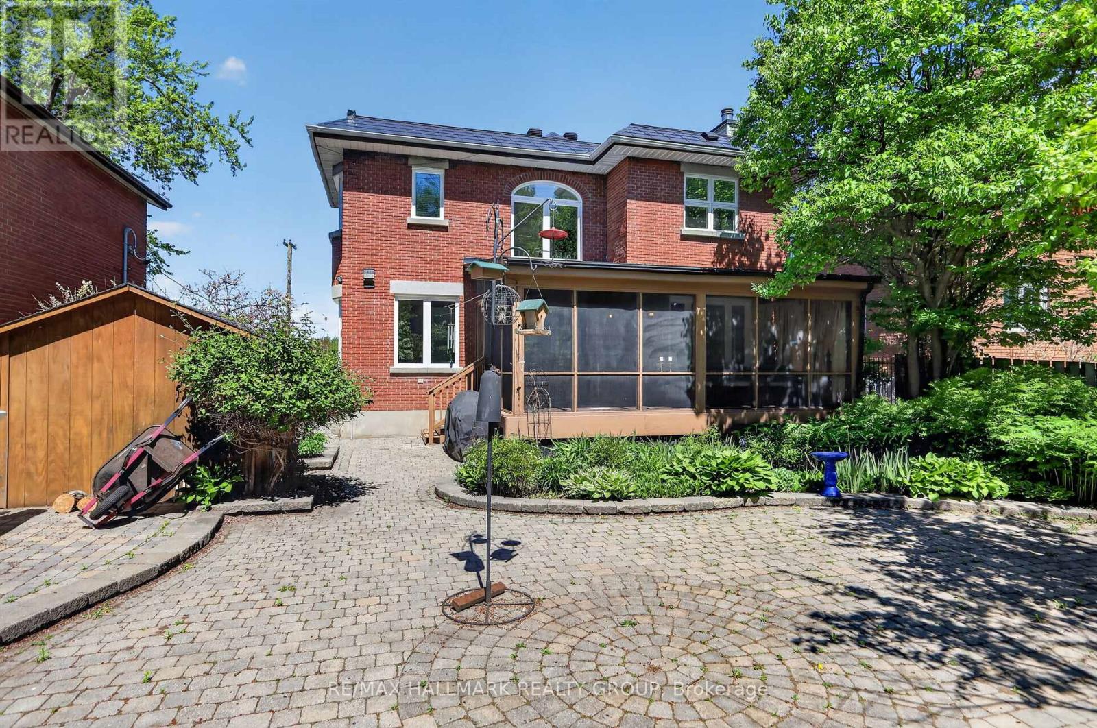 2043 RIVERSIDE DRIVE - 43