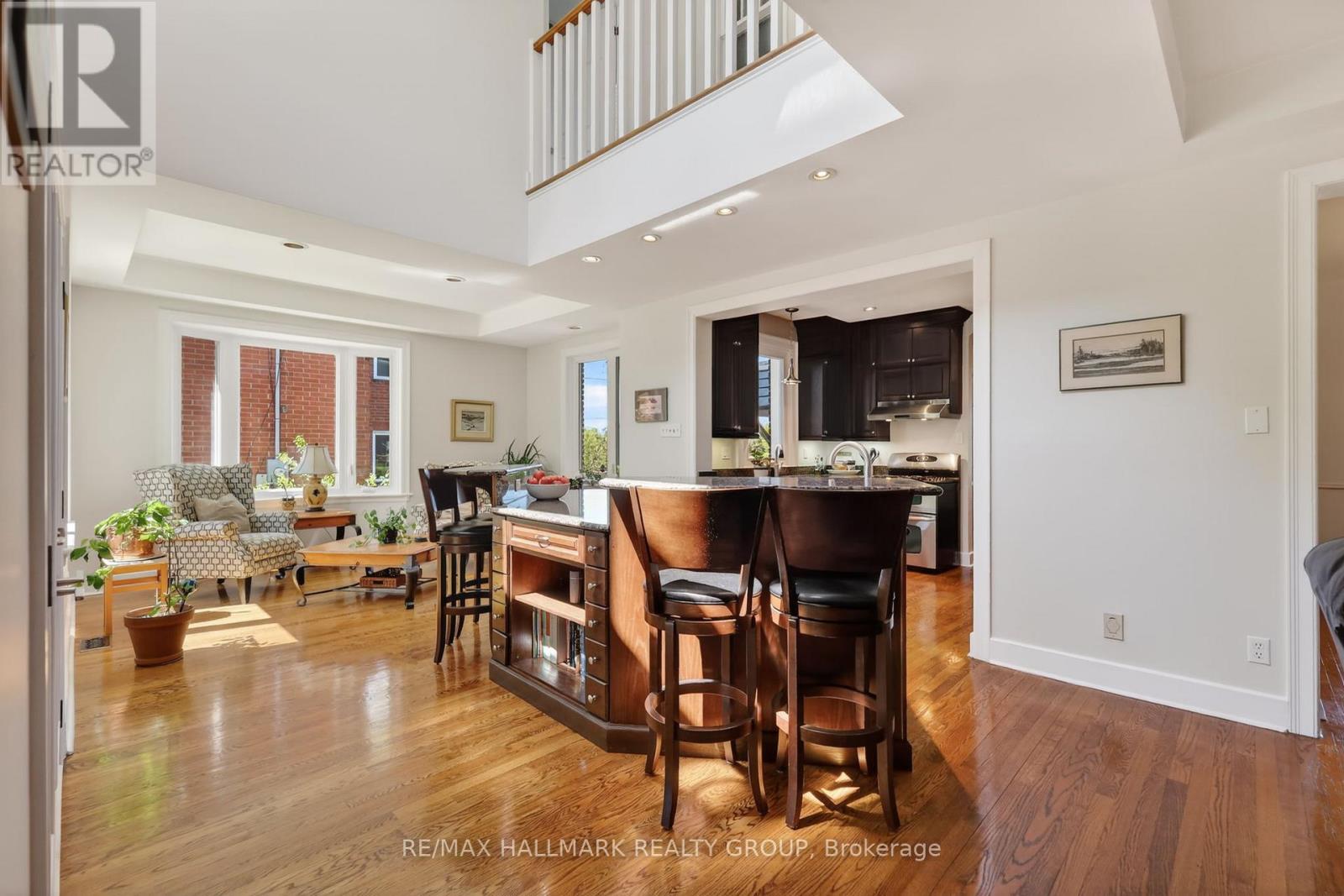 2043 RIVERSIDE DRIVE - 9