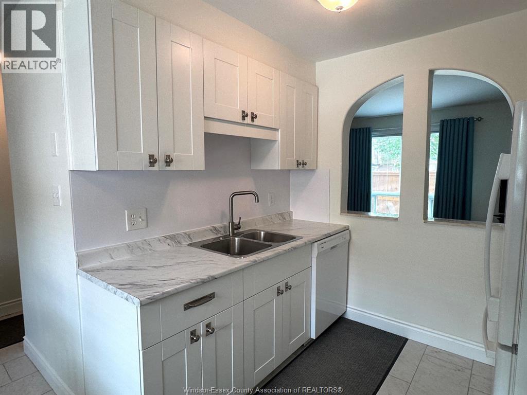 5458 LASSALINE AVENUE - 10