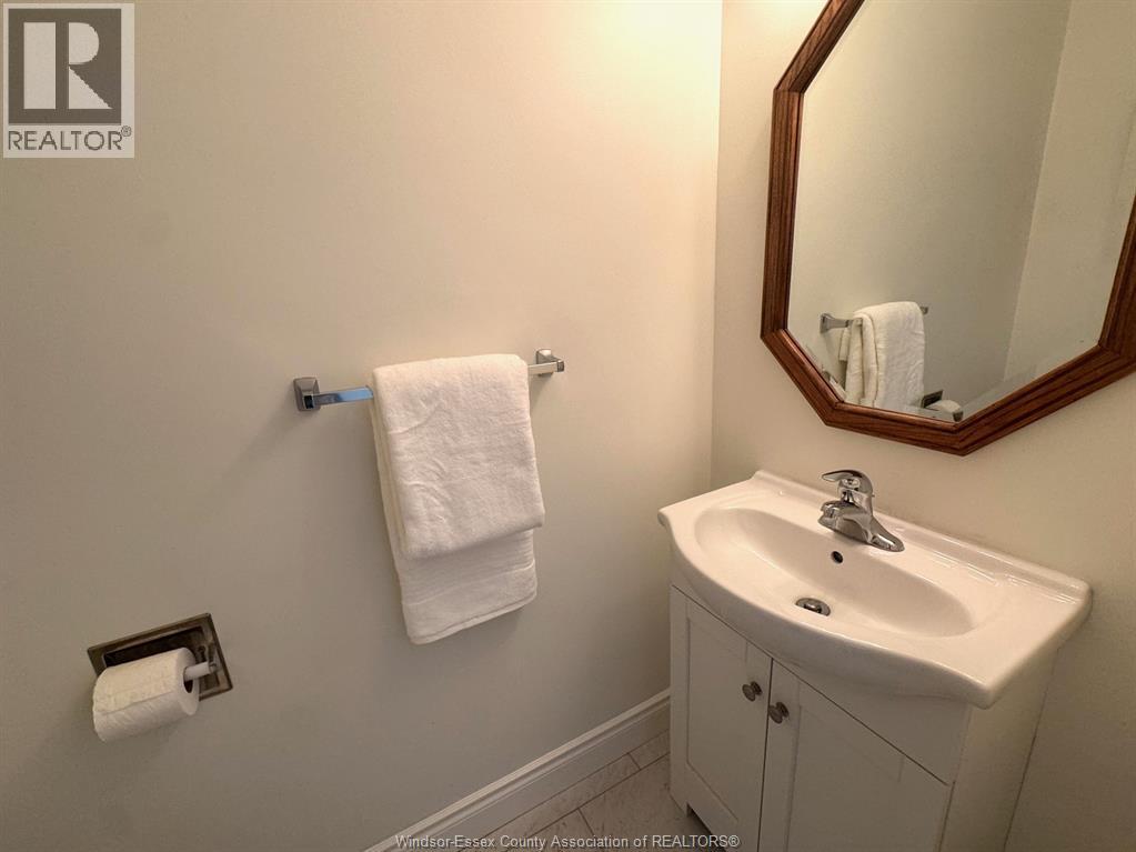 5458 LASSALINE AVENUE - 11