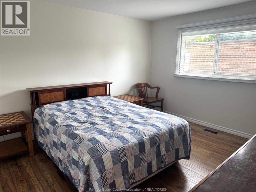 5458 LASSALINE AVENUE - 13