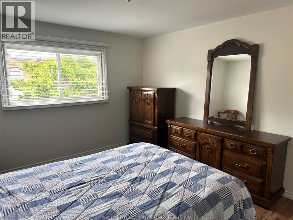 5458 LASSALINE AVENUE - 15