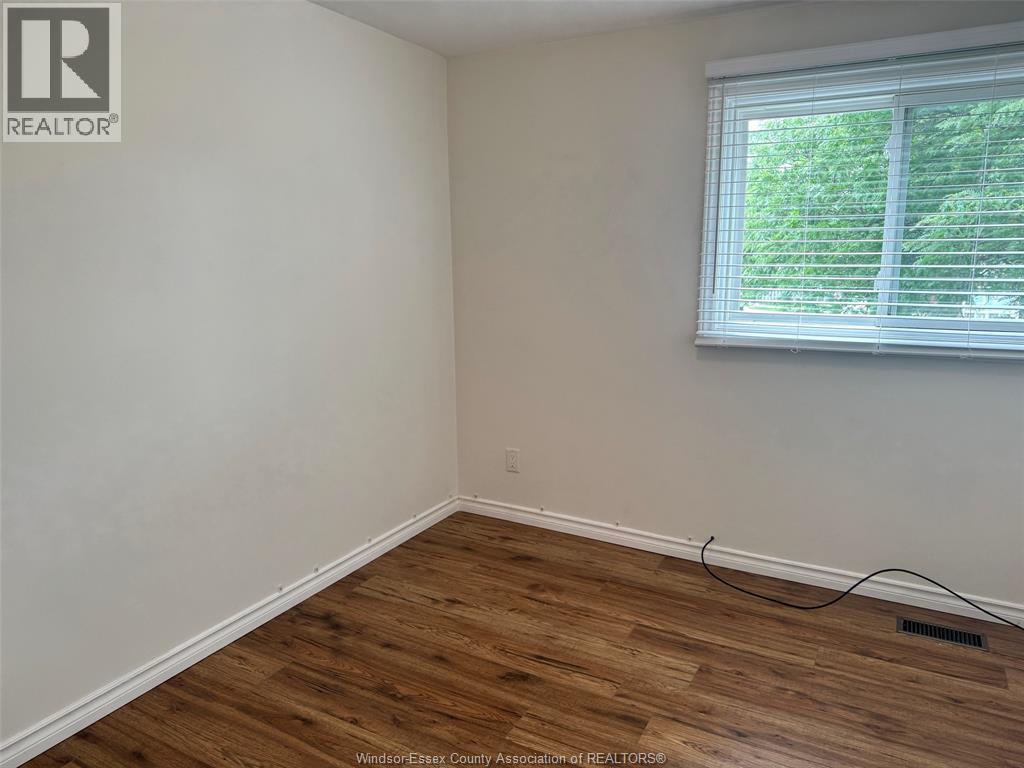 5458 LASSALINE AVENUE - 18