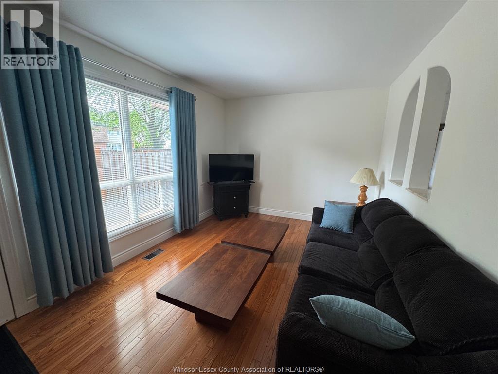5458 LASSALINE AVENUE - 2