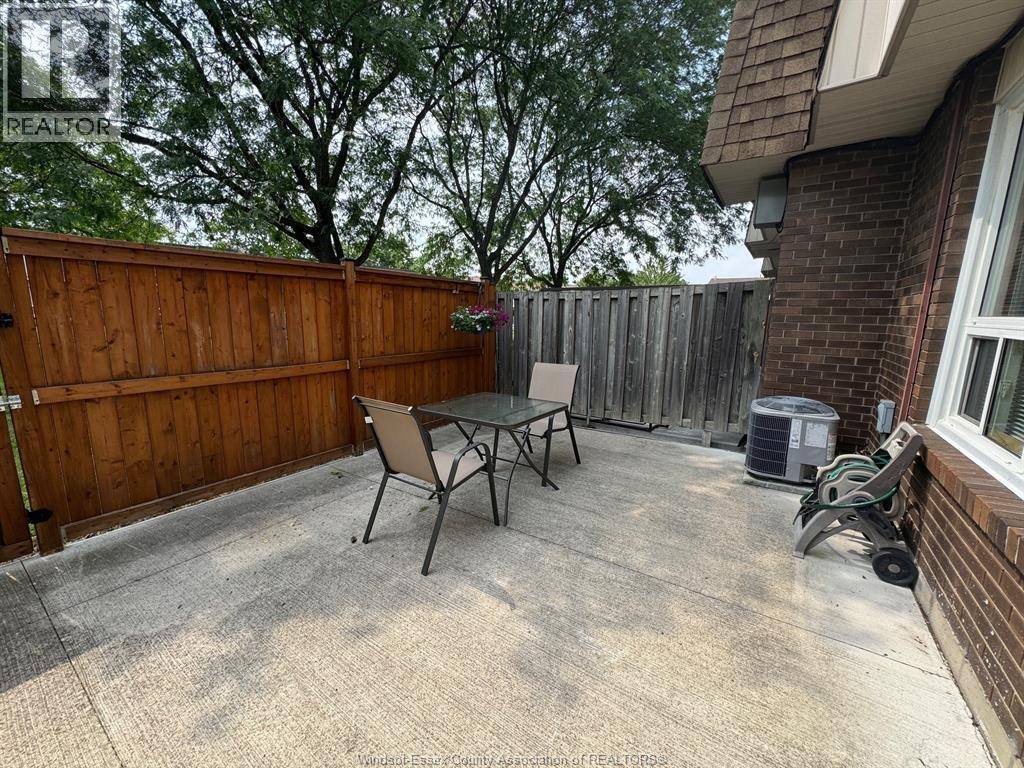 5458 LASSALINE AVENUE - 24
