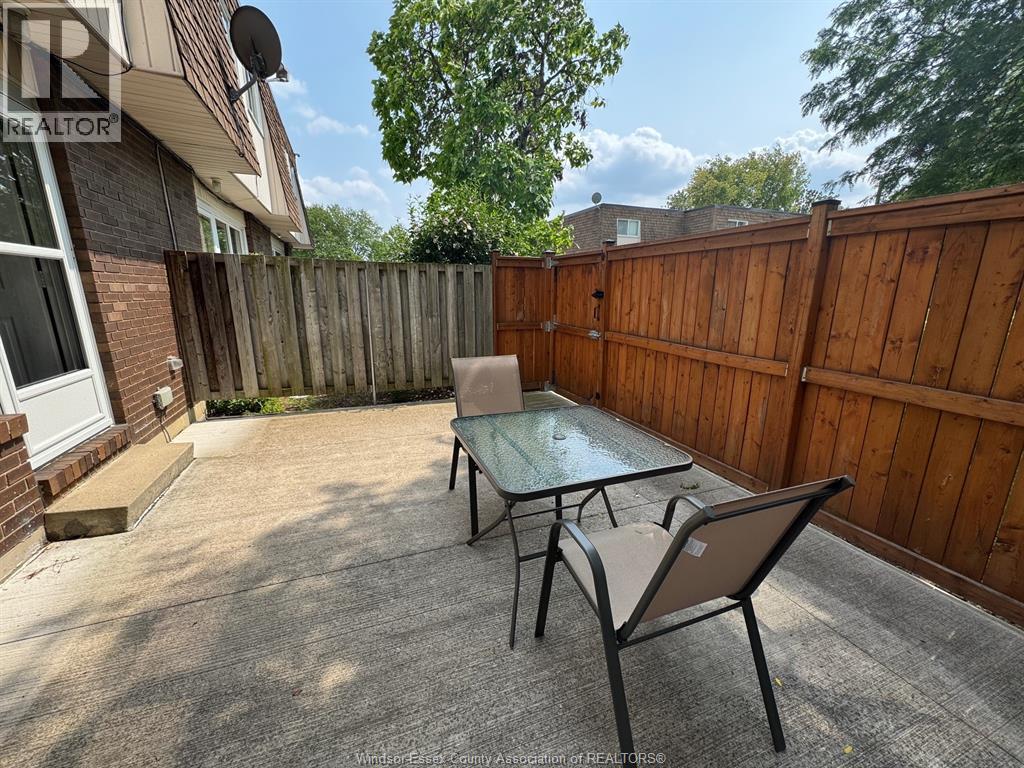 5458 LASSALINE AVENUE - 25