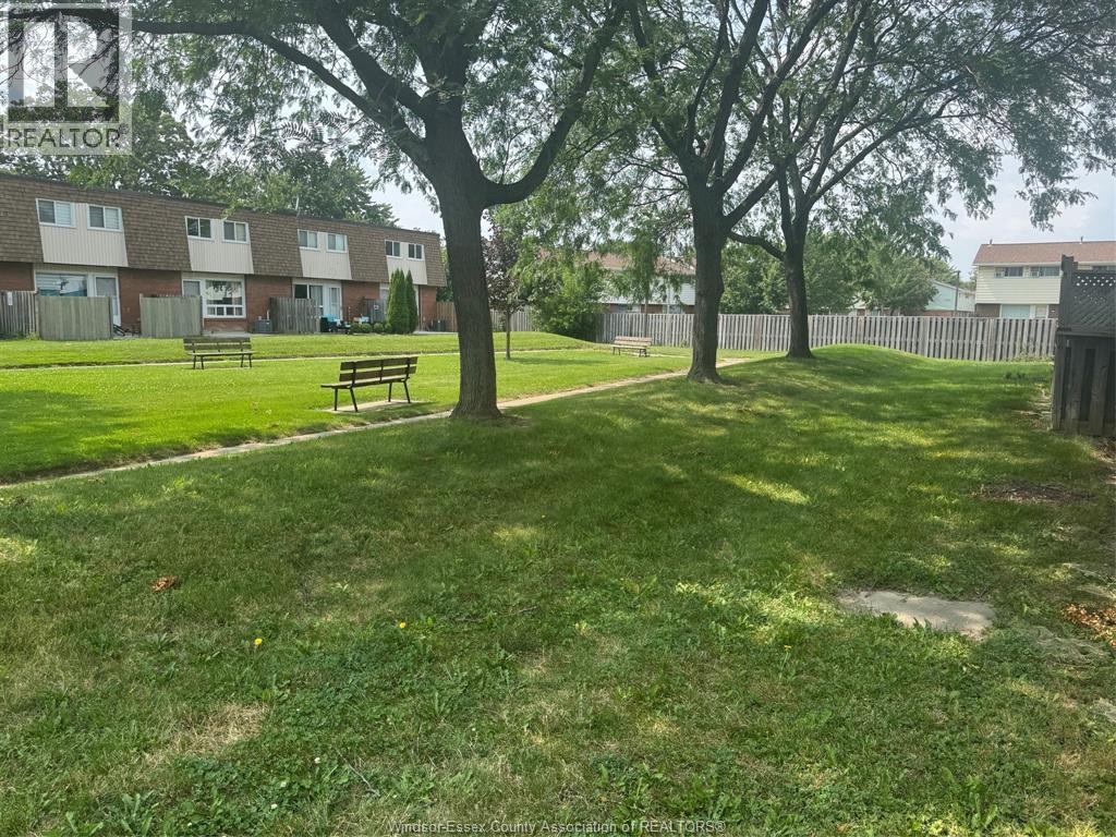5458 LASSALINE AVENUE - 26