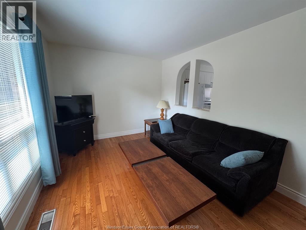 5458 LASSALINE AVENUE - 3