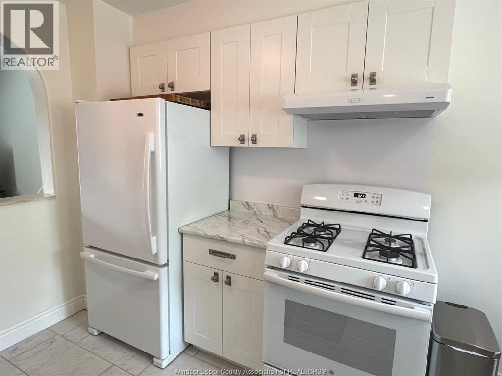 5458 LASSALINE AVENUE - 8