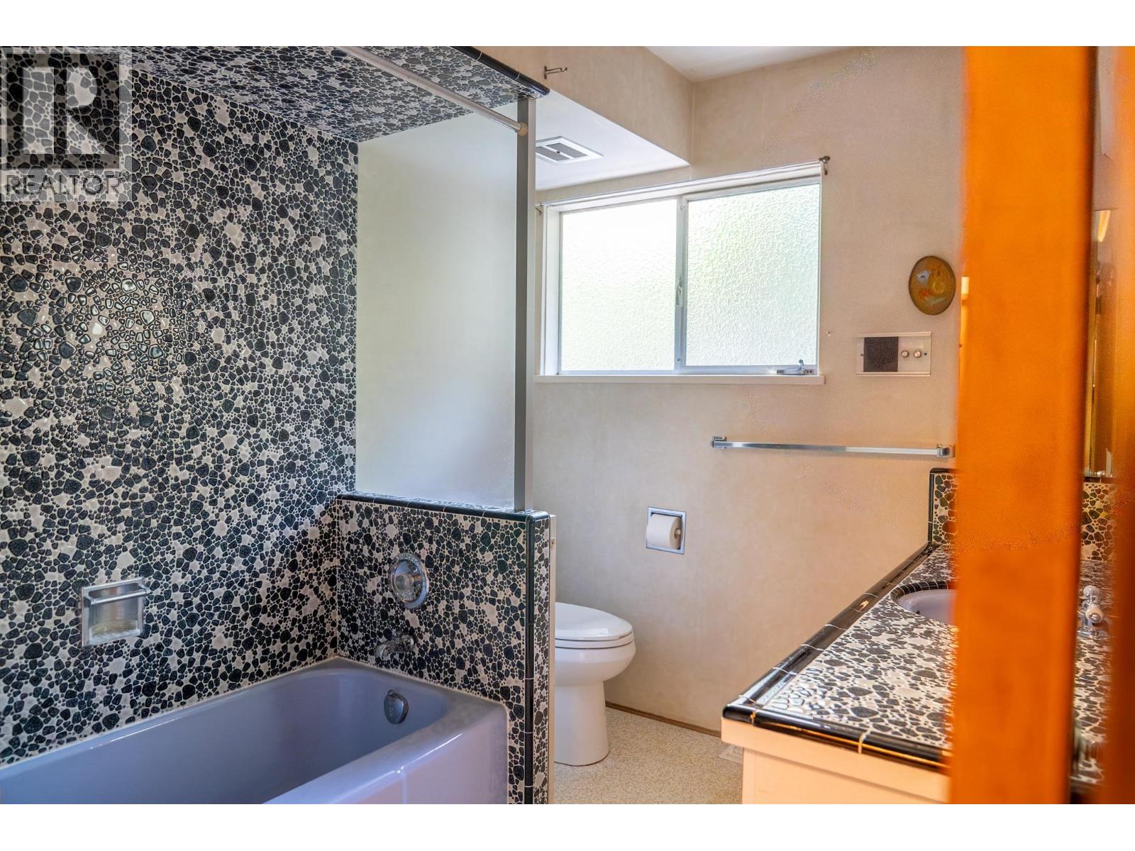 2610 GUNWHALE ROAD, Pender Island