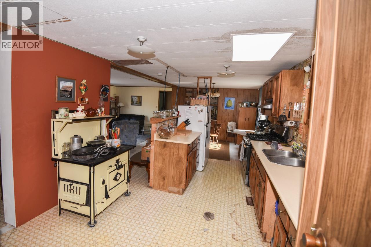 7520 WEST SUBDIVISION Road - 7