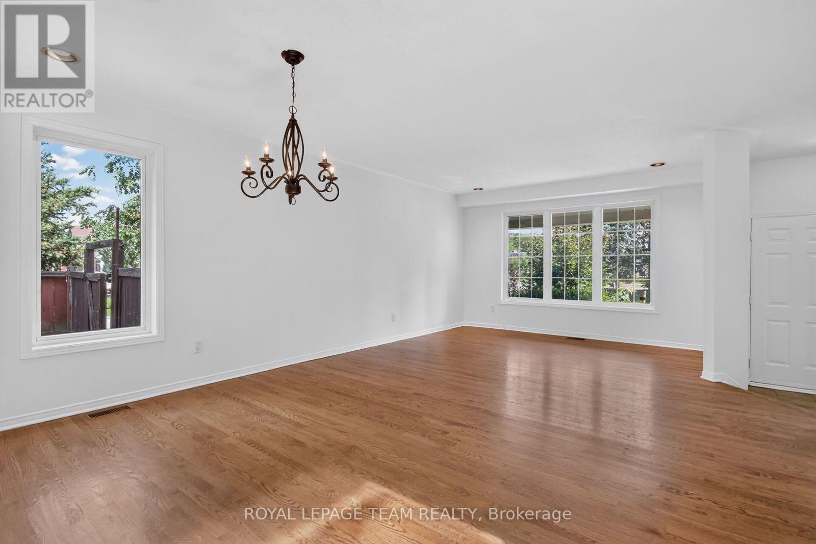 32 VISTAPOINTE DRIVE - Image 5