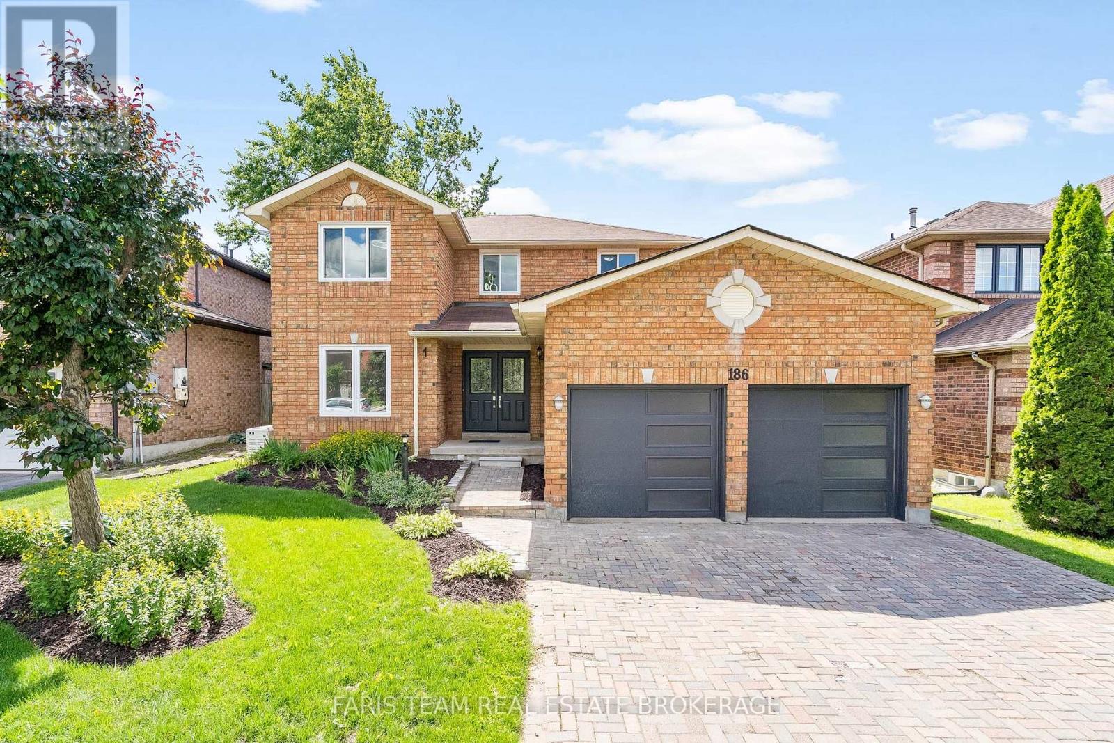 186 FERNDALE DRIVE S - 1