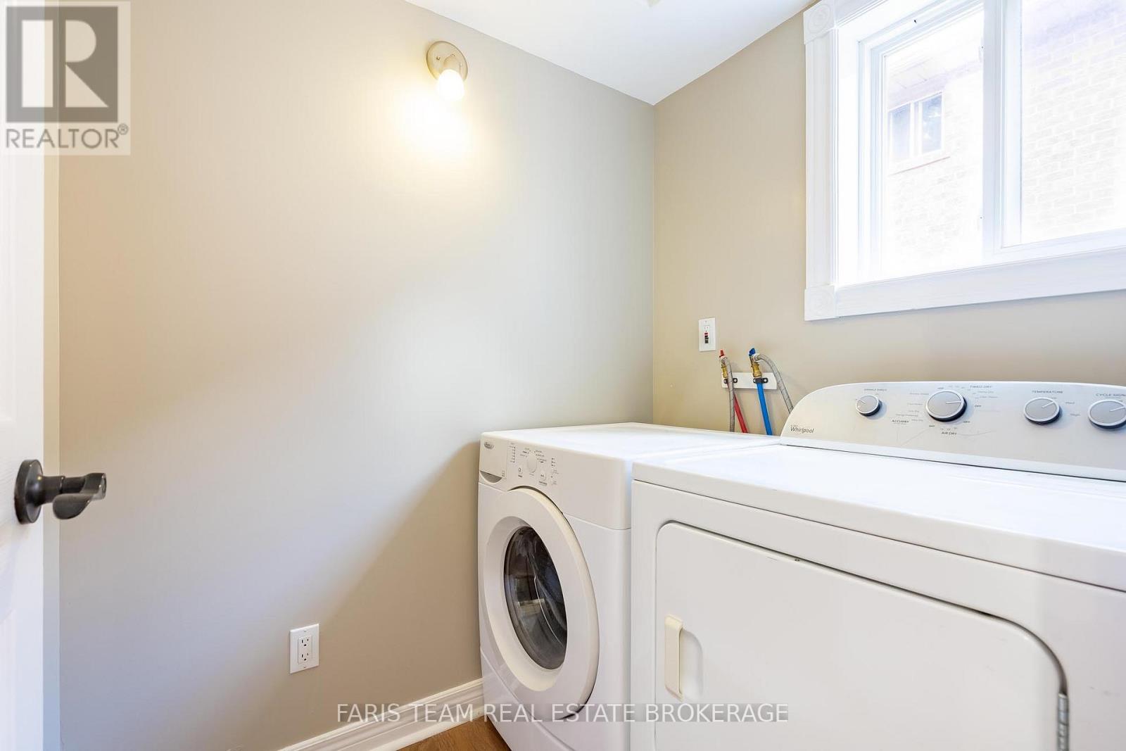 186 FERNDALE DRIVE S - 18
