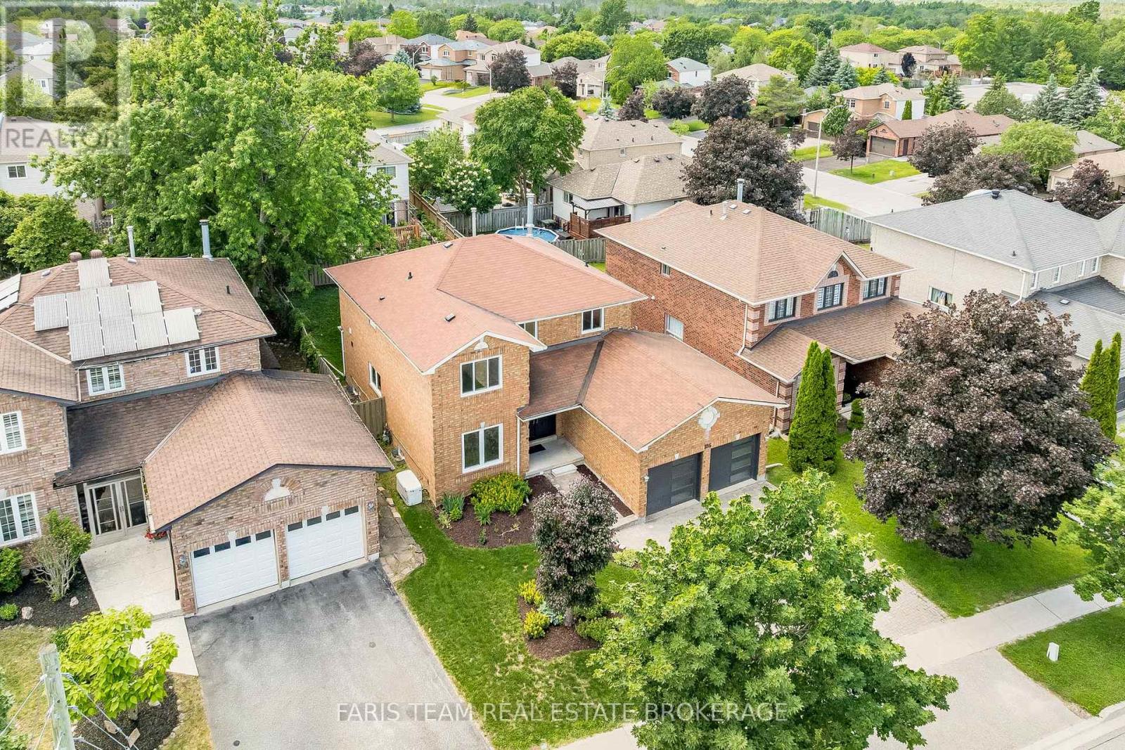186 FERNDALE DRIVE S - 2
