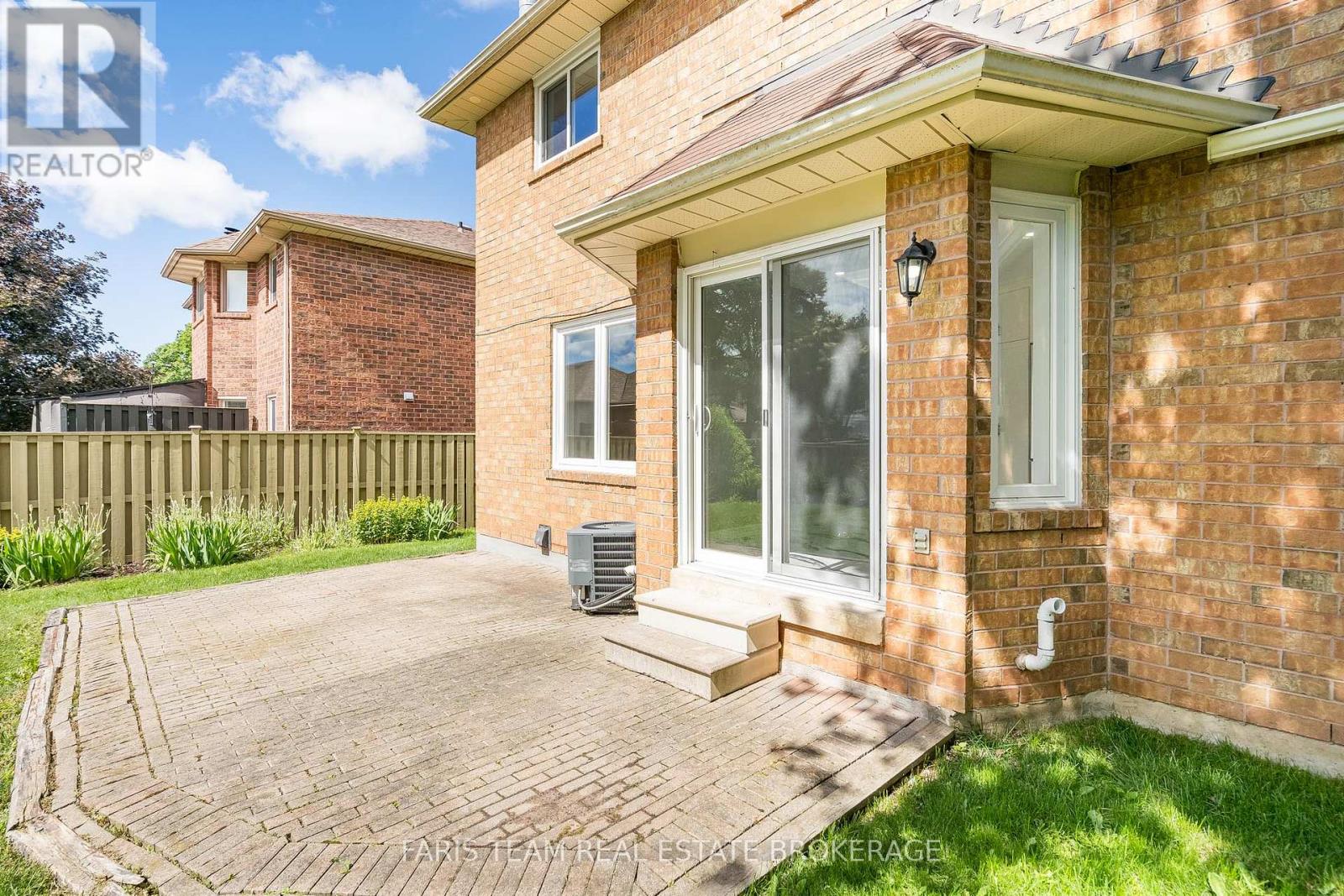 186 FERNDALE DRIVE S - 37